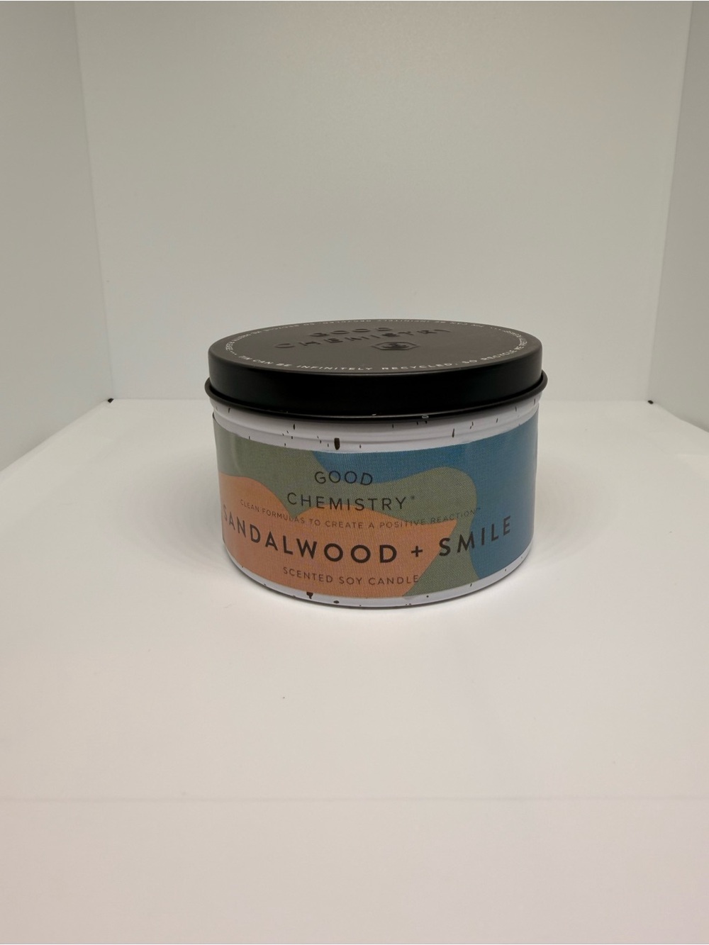 Good Chemistry Sandalwood + Smile Scented Soy Candle – Multicolor